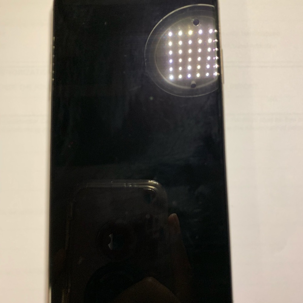 I Phone Xs Max gold